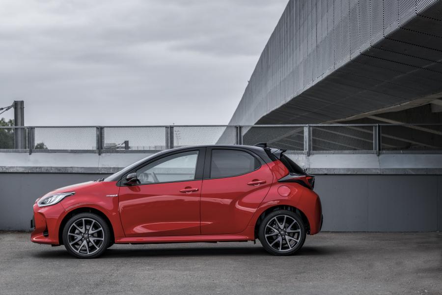  Toyota Yaris Hybrid 2020 года  (WW) (фото 97 из 111)